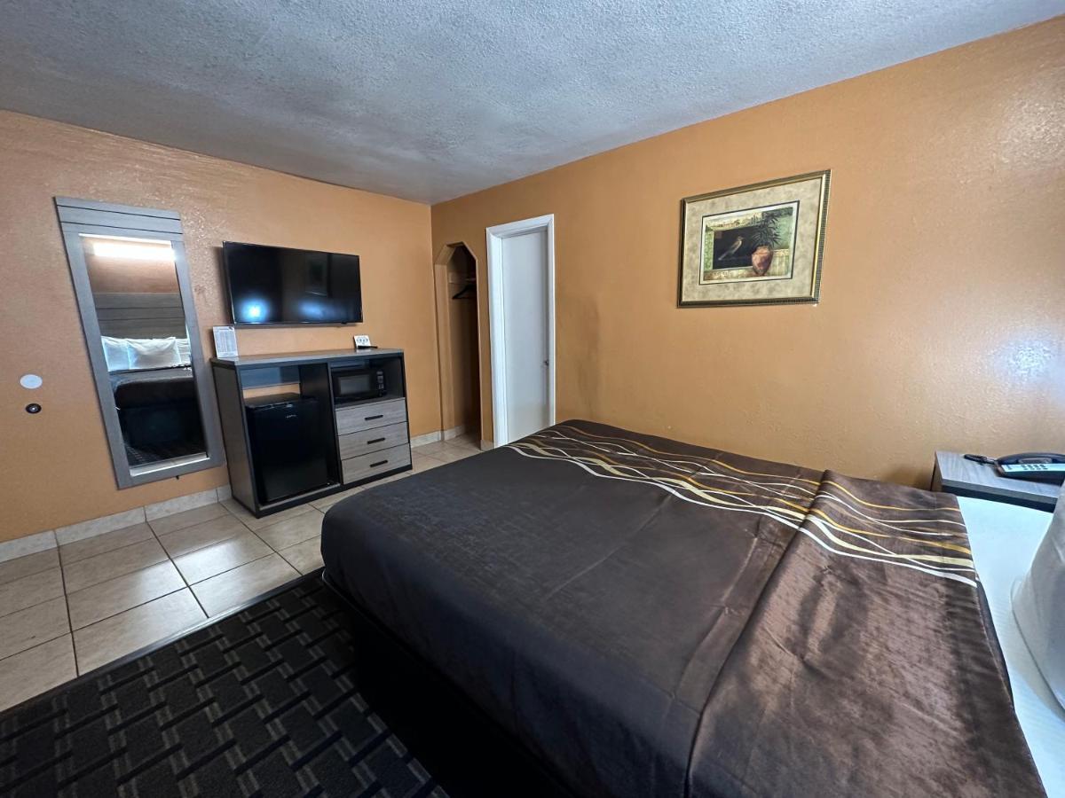 Motel New Corral 2*
